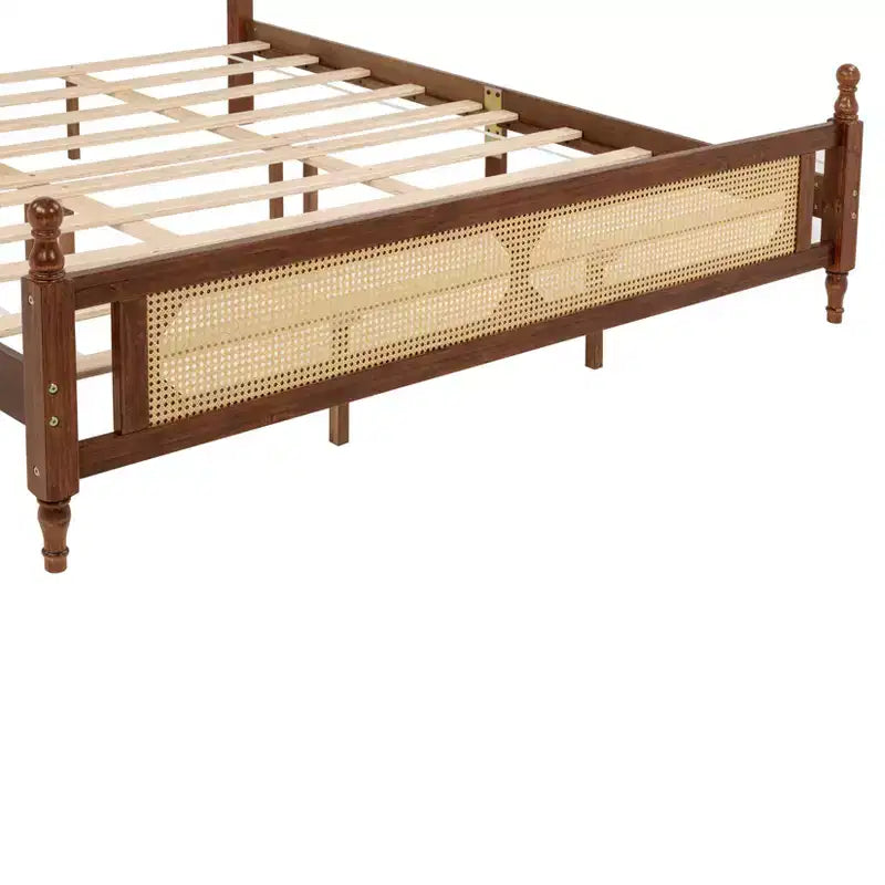 Struttura Letto in Legno di Pino King Size con Testiera e Pediera in Rattan – Marrone