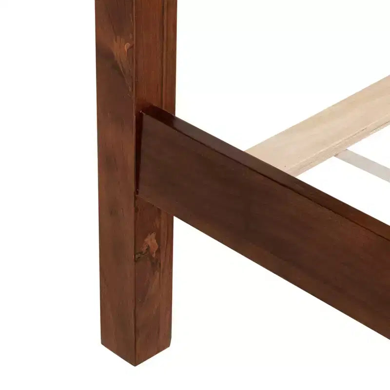 Struttura Letto in Legno di Pino King Size con Testiera e Pediera in Rattan – Marrone