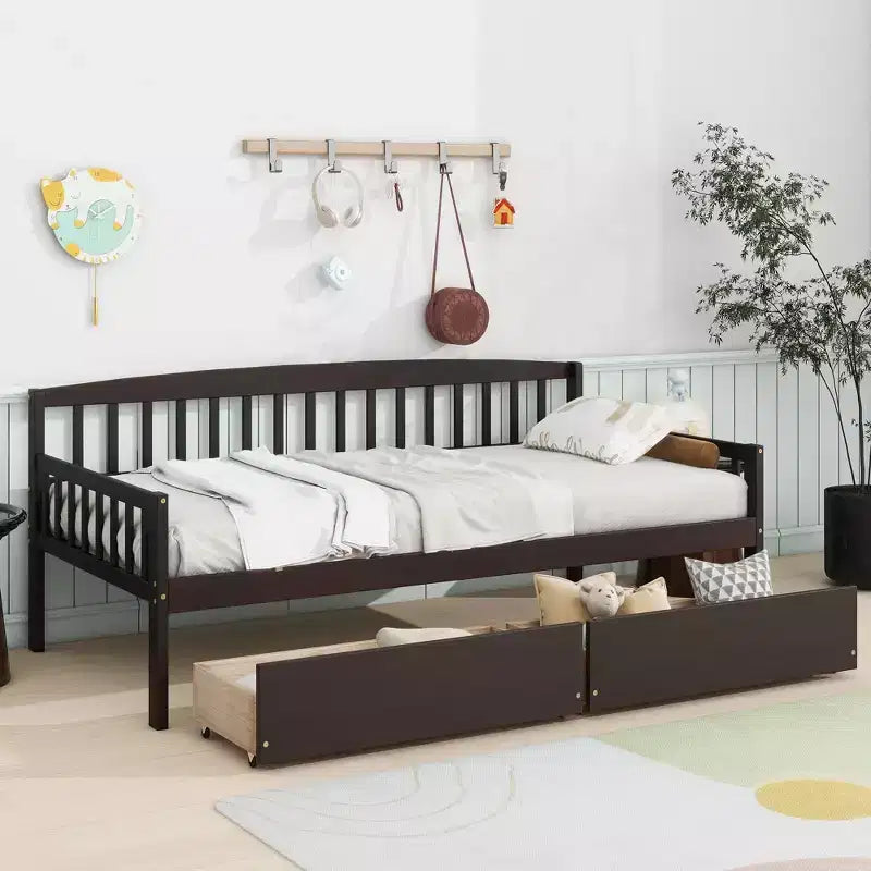 Letto a giorno in legno di pino con 2 cassetti portaoggetti e 10 doghe di supporto – Marrone