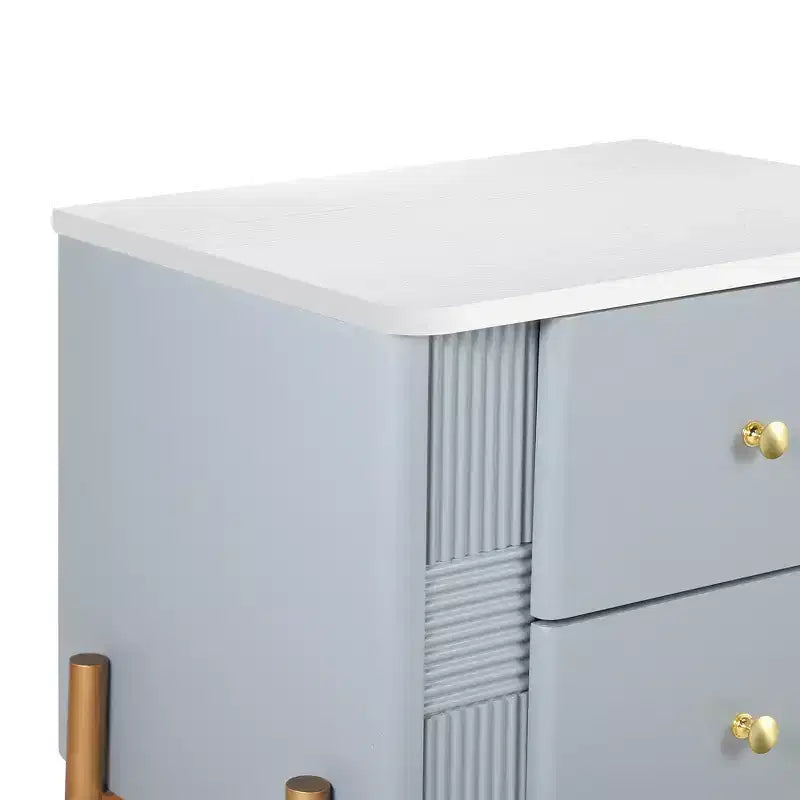 Comodino Moderno Minimalista con 2 Cassetti – Gambe e Maniglie in Metallo Dorato, Design Testurizzato