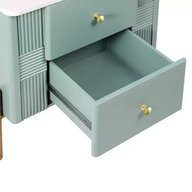 Comodino Moderno Minimalista con 2 Cassetti – Gambe e Maniglie in Metallo Dorato, Design Testurizzato