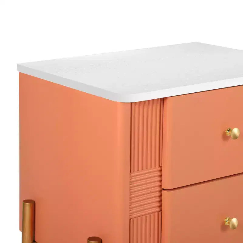 Comodino Moderno Minimalista con 2 Cassetti – Gambe e Maniglie in Metallo Dorato, Design Testurizzato