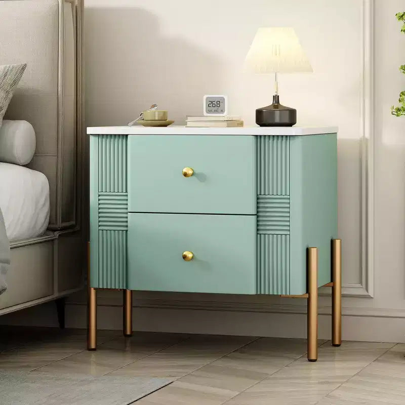 Comodino Moderno Minimalista con 2 Cassetti – Gambe e Maniglie in Metallo Dorato, Design Testurizzato