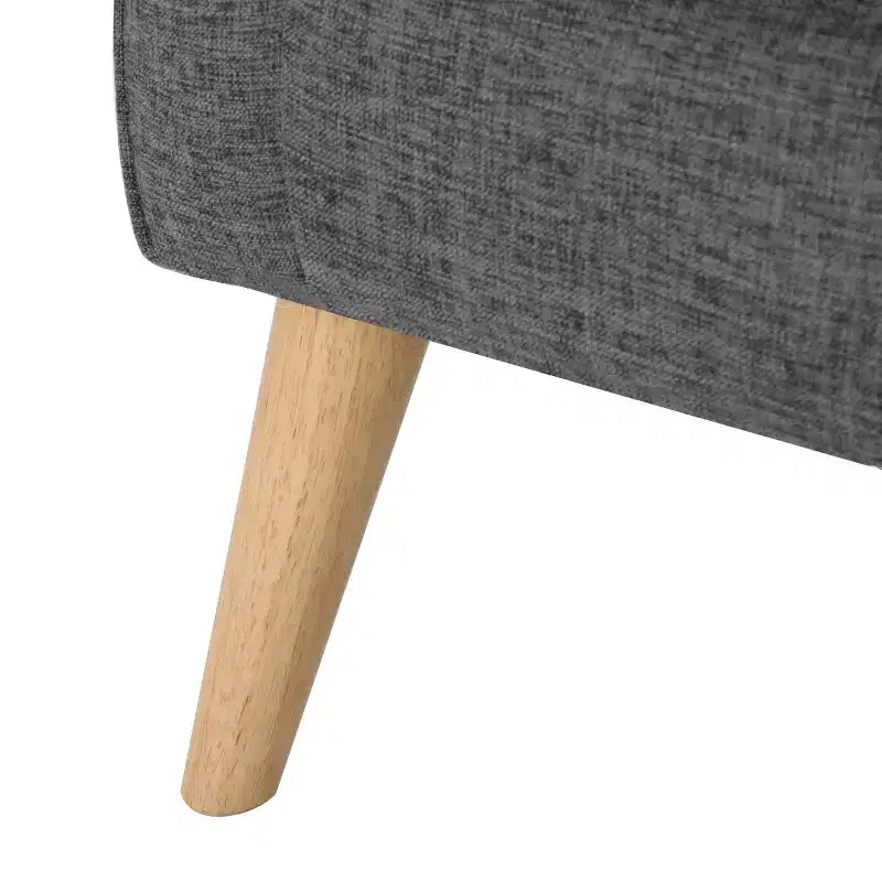 Divanetto trapuntato Mid-Century Modern con braccioli arrotolati e gambe svasate in legno di gomma